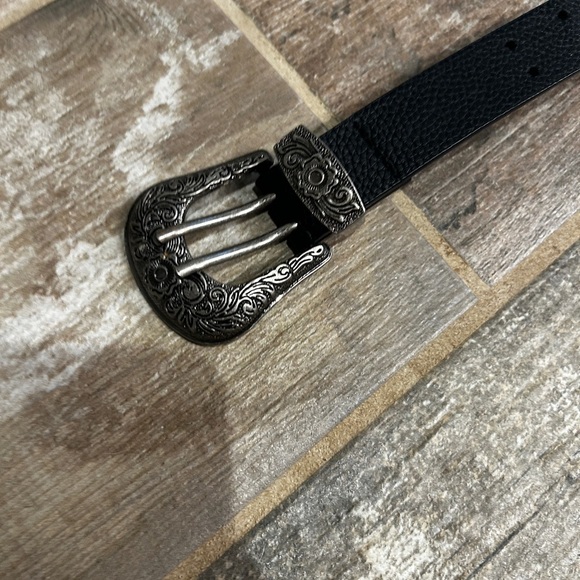 Black Textured Leather Belt with Ornate Silver Buckle - Picture 6 of 8